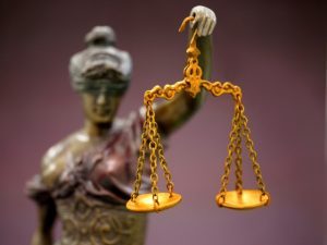 盗聴した会話は証拠能力があるのか?
